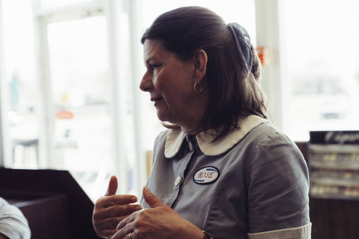 SphereFilmsCA's tweet image. Past meets the present. Honorary Colonel Sandra Perron makes a cameo as Rose the waitress in OUT STANDING, a powerful telling of her own story.
Now playing in theatres, get tickets now.

linktr.ee/outstandingmov…