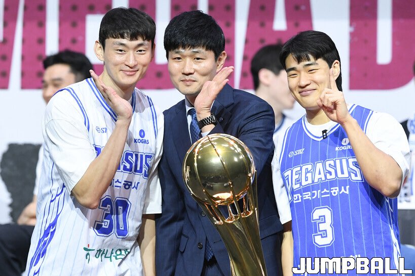 아 점프볼이 가스공사만 줌인지 크롭인지해서 크게 올려줌ㅋㅋㅋ