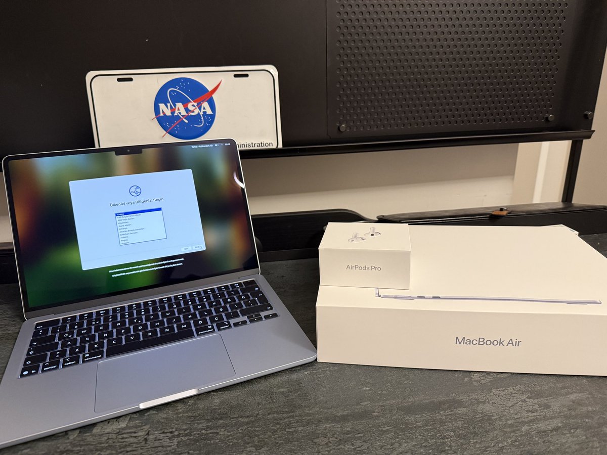 Tam olarak Apple ekosistemine geçmiş bulunmaktayım.

iPhone
Apple Watch
Macbook
Airpods
iPad

Bunun dışında bir Windows bilgisayarım var tabii ki, zorunlu o da. Mac PC gereksiz 😄

Eksik kaldı mı?