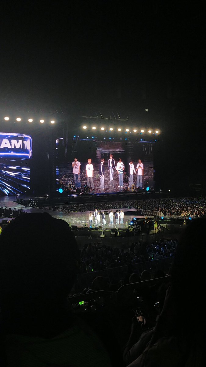 alyak_alyak's tweet photo. To NCT Dream,
Thank you for existing in this world
Because of you, I’m able to live this wonderful life safely and happily
Thanks to the songs you sing, I’ve made it to where I am today
Thank you so much ❤️
#TDS4inJAKARTA
#THEDREAMSHOW4_JAKARTA_DAY2
#NCTDREAM https://t.co/aUzZcHeygN
