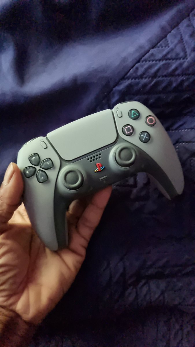 ViewtifulQuaka's tweet photo. @PlayStationUK, I love you all my life. 🥹 #30YearsOfPlay https://t.co/WEQGcqpUw3