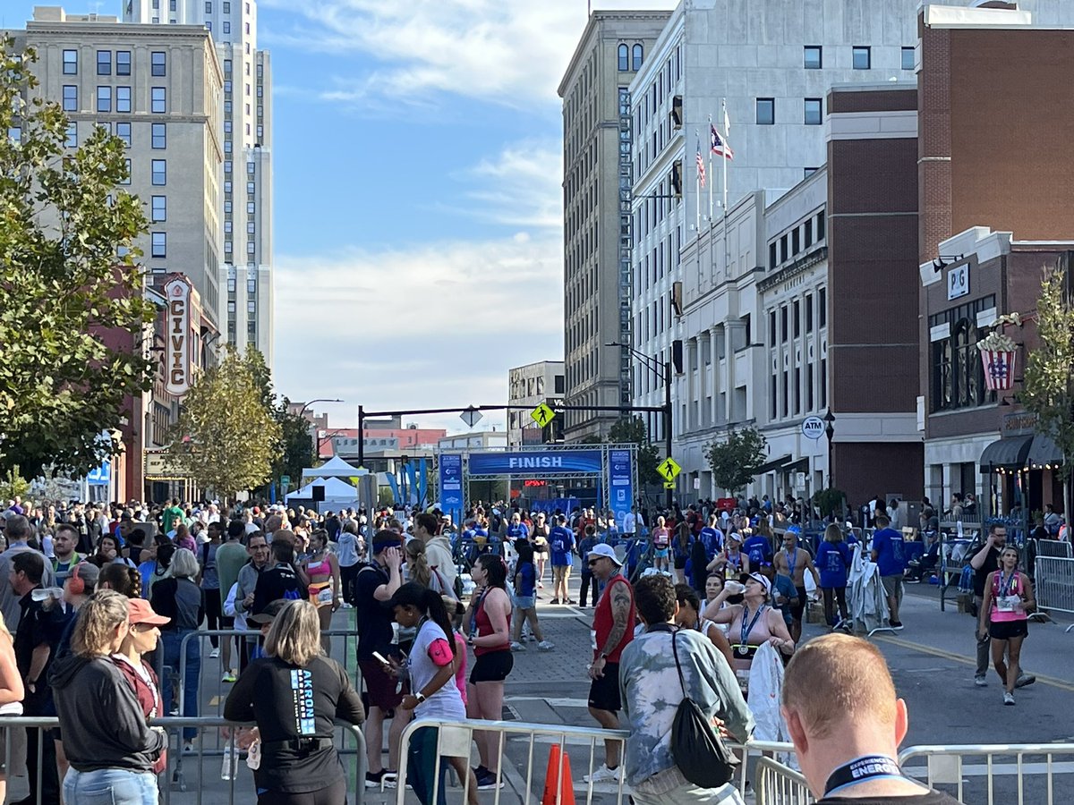 SStaufferPhD's tweet photo. Akron relay marathon Center for Therapeutics Discovery team killed it this weekend, great job Nancy, Bin, Jesse, Mike, and Tony! https://t.co/Oc3pKIyitP