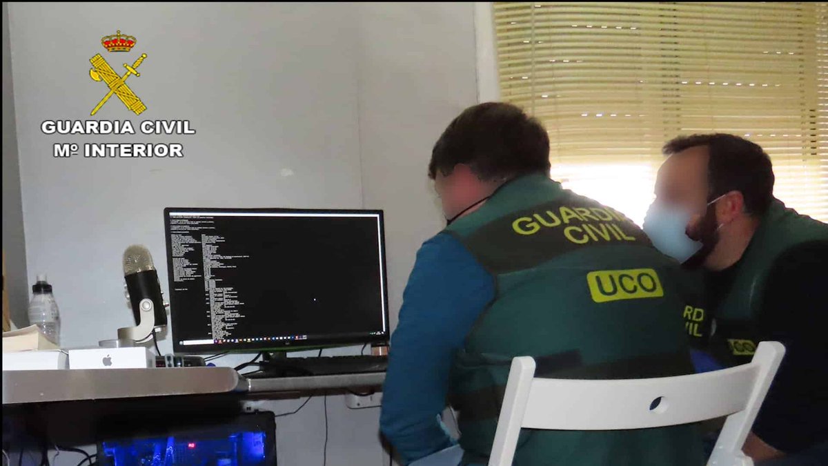 <a href="/el_pais/">EL PAÍS</a> Aqui la UCO cerca de averiguar quién es ese tal M.Rajoy.