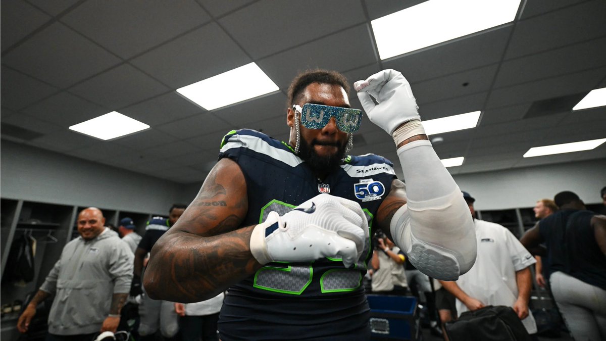 hawkblogger's tweet photo. The Seahawks are the #1 ranked DVOA team in the NFL for the second straight week (Denver is the closest MNF team, ranked 11th).

Their rankings:

Overall: 1st
Offense: 6th
Defense: 1st
Special Teams: 2nd https://t.co/y6L76pHdTx