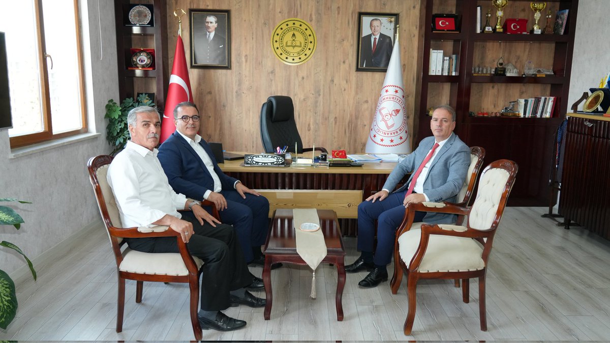 adiyamanmem's tweet photo. Samsat Belediye Başkanı Sayın Halil Fırat, İl Milli Eğitim Müdürümüz Sayın Ali Tosun'u ziyaret etti. 

Gerçekleştirilen ziyarette Samsat İlçemizdeki eğitim-öğretim faaliyetleri üzerine görüş alışverişinde bulunuldu.

Nazik ziyaretleri için Sayın Başkanımıza teşekkür ediyoruz. https://t.co/RaR7R12Ijw