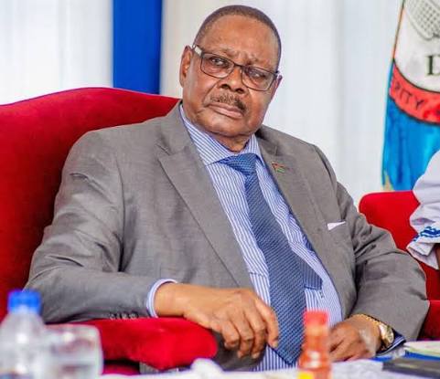 Times360Malawi's tweet photo. #Times360Malawi
Amalawi adzudzula mtsogoleri wa dziko lino, a Lazarus Chakwera, kaamba ka utsogoleri wosamvetsera mavuto awo.
Poyankhula mu nthawi ya Kulinji pa wailesi ya Times, anthu ku Dowa, Lilongwe, Kasungu, Balaka, Zomba, Neno komanso ku Mchinji, ati iwo adavotera https://t.co/QzIGrbLYoW