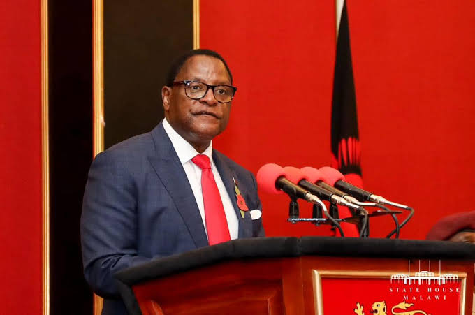 Times360Malawi's tweet photo. #Times360Malawi
Amalawi adzudzula mtsogoleri wa dziko lino, a Lazarus Chakwera, kaamba ka utsogoleri wosamvetsera mavuto awo.
Poyankhula mu nthawi ya Kulinji pa wailesi ya Times, anthu ku Dowa, Lilongwe, Kasungu, Balaka, Zomba, Neno komanso ku Mchinji, ati iwo adavotera https://t.co/QzIGrbLYoW