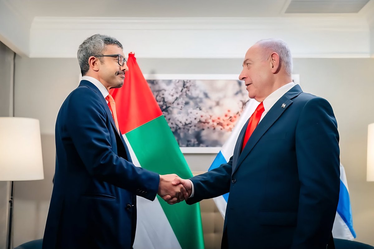 salemalketbieng's tweet photo. H.H. Sheikh Abdullah bin Zayed Al Nahyan met with the Israeli PM on the sidelines of #UNGA in New York, stressing the need to end the war in #Gaza and reach a lasting ceasefire. He reaffirmed the #UAE’s commitment to peace based on the two-state solution.

#AbdullahBinZayed https://t.co/DX3fo0ogbX