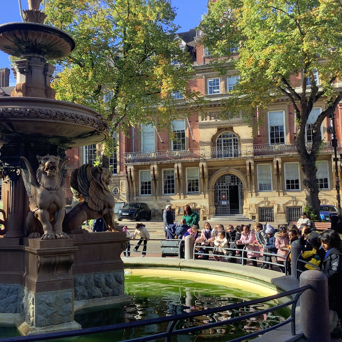 Fosse_TMET's tweet photo. More pictures from year 1’s trip to Leicester city centre last week to look at Leicester landmarks. We found lots of interesting places. #fmgeography #curiouscrocodiles https://t.co/7QFdOmALFU