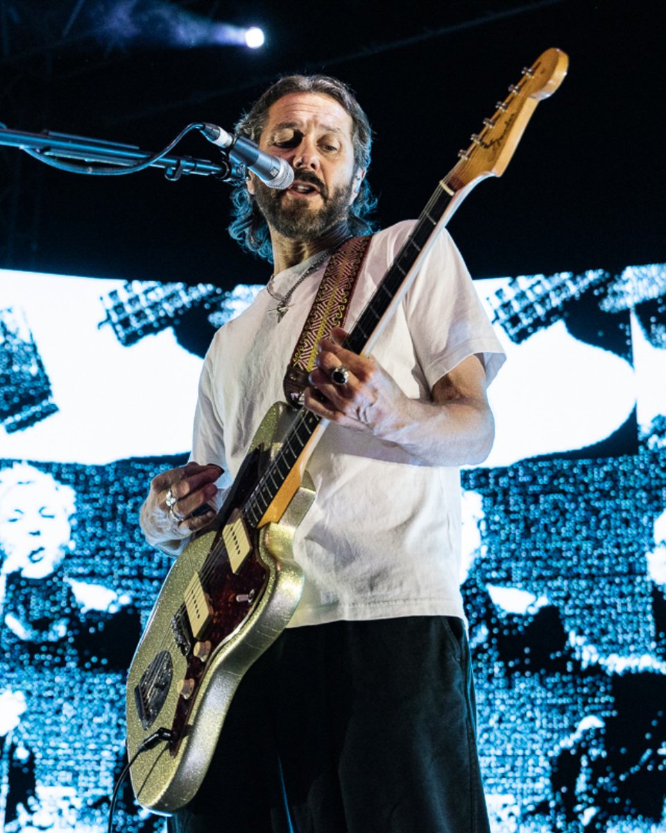 O2AcademyLeeds's tweet photo. Welsh rock band @FeederHQ were feeling the moment at #O2AcademyLeeds π
πΈ @unholyracket
O2 Academy Leeds - 26.09.2025 https://t.co/d5ZMqbG2jq