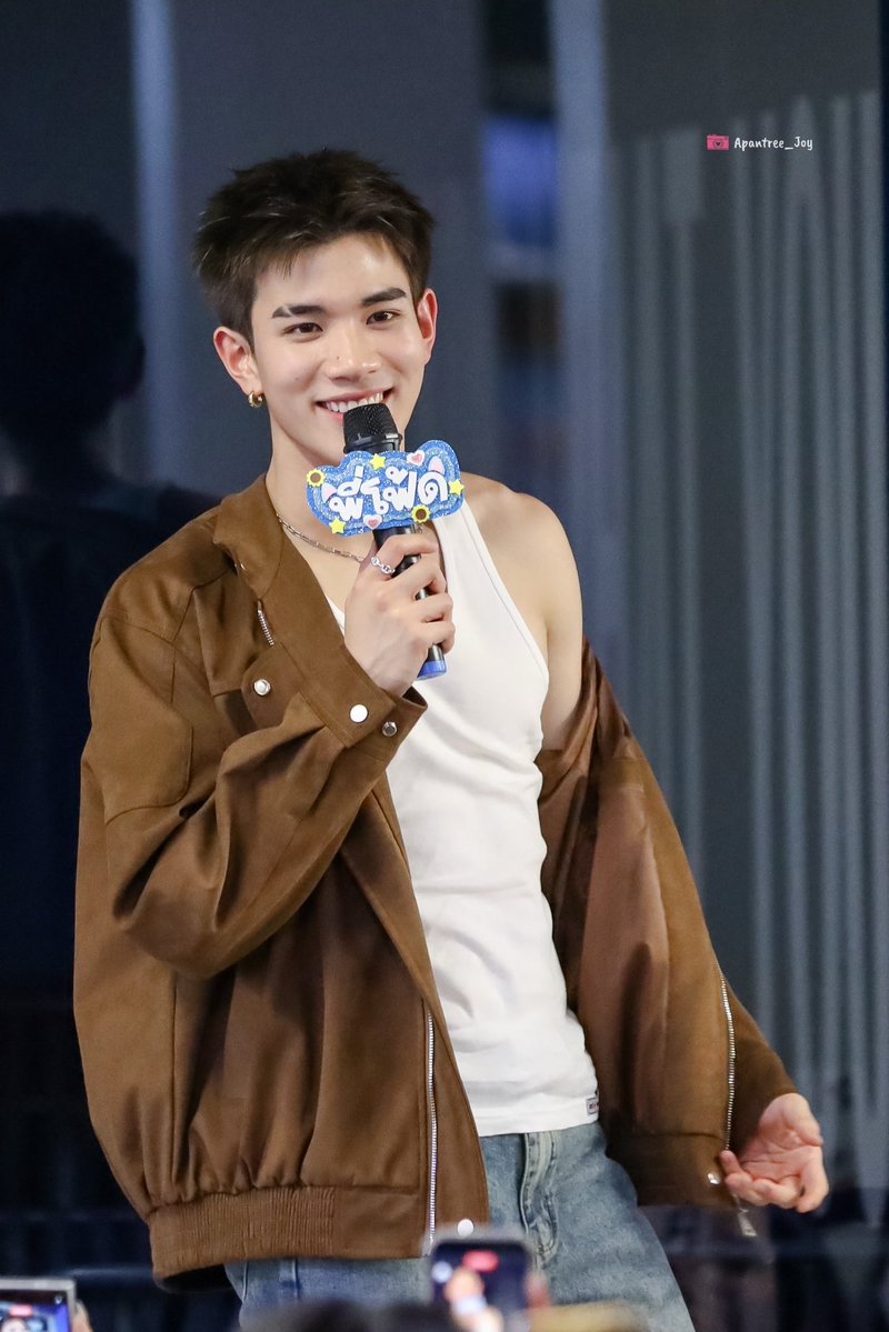 Apantree_joy's tweet image. โตแล้ว เซ็กซี่ได้ 🤭 @tawattannn 

ARTIST FOURTH PRESS TOUR  
#Flex1045xFOURTH_SideToS
#fourthnattawat #โฟร์ทณัฐวรรธน์

[📷#ByApantree] // ลูกน้อยท้าทายระบบ 🤣