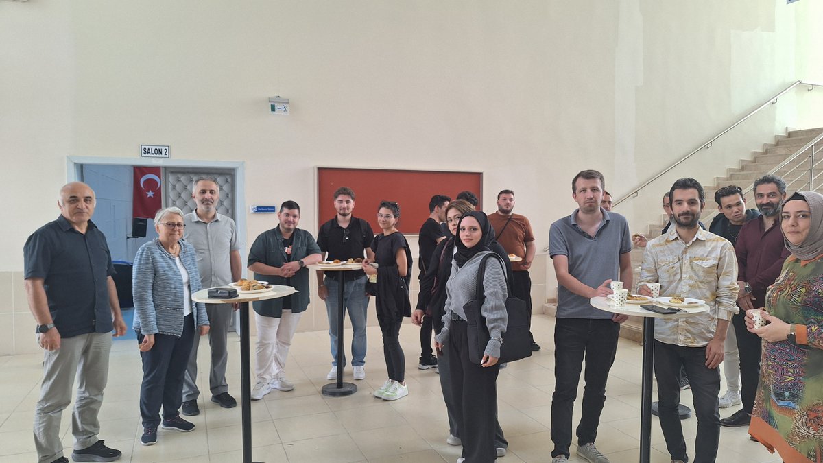 Her yıl birinci sınıf öğrencilerimizle tanışmak, bölümümüzü ve üniversitemizi tanıtmak için düzenlediğimiz oryantasyon toplantılarımızı 2025 girişli birinci sınıf öğrencilerimizle fakültemizin konferans salonunda yaptık.
tarih.klu.edu.tr/Sayfalar/39339…