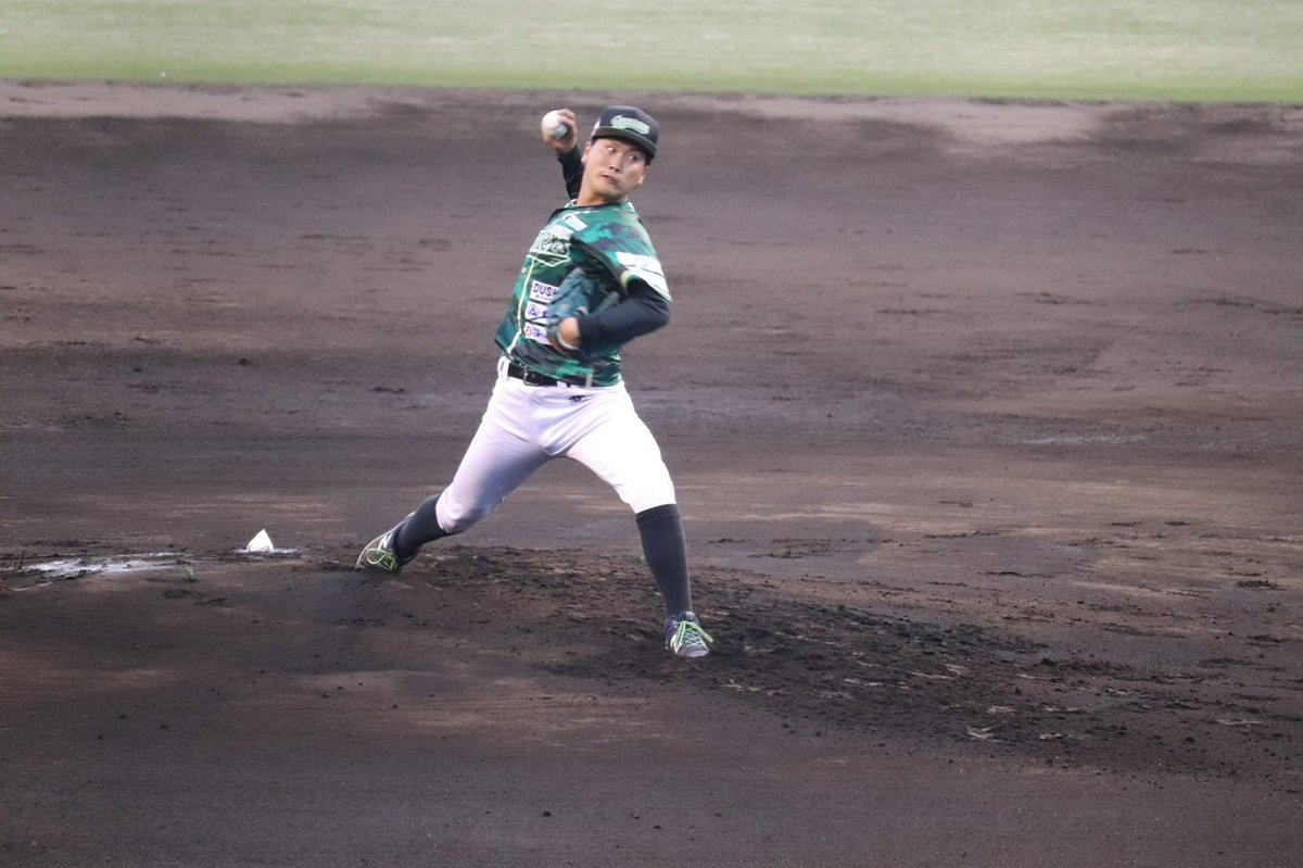 Shikoku_IL_plus's tweet photo. ／
近藤壱来投手 快挙達成👏
第31回 BFAアジア選手権 大会MVP獲得🏆
＼
香川オリーブガイナーズに所属していた近藤壱来投手（JR四国）が、「第31回 BFAアジア選手権」の大会MVPに選ばれる快挙を達成しました👏

侍ジャパン社会人代表として本大会（9月22日から中国・平潭）に出場した近藤投手は、9月28日の決勝戦（対チャイニーズ・タイペイ）に先発登板。6回無失点9奪三振の活躍で、チームの11対0での優勝に大きく貢献しました。近藤投手は今大会2試合に登板し、12回を投げ三塁を踏ませないまさに圧倒的な投球を披露。圧巻のパフォーマンスが評価され、見事大会MVPに選ばれました👏

近藤投手は2020年～2022年まで香川オリーブガイナーズに所属し、2021年には最多勝（15勝）とシーズンMVPを獲得。退団後はJR四国へ入社し、社会人野球の世界で活躍しています✨

大会詳細および近藤投手のコメントは、下記URLをご覧ください💁‍♀️
https://t.co/dqjzrc1EpY

近藤壱来投手、おめでとうございます！