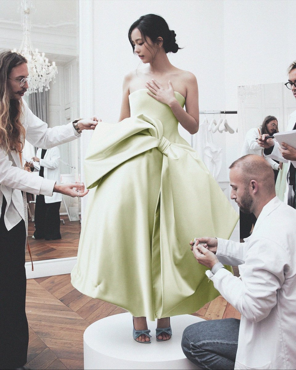 shalom harlow for givenchy s/s 1996 by john galliano 

kim jisoo for dior s/s 2026 by jonathan anderson