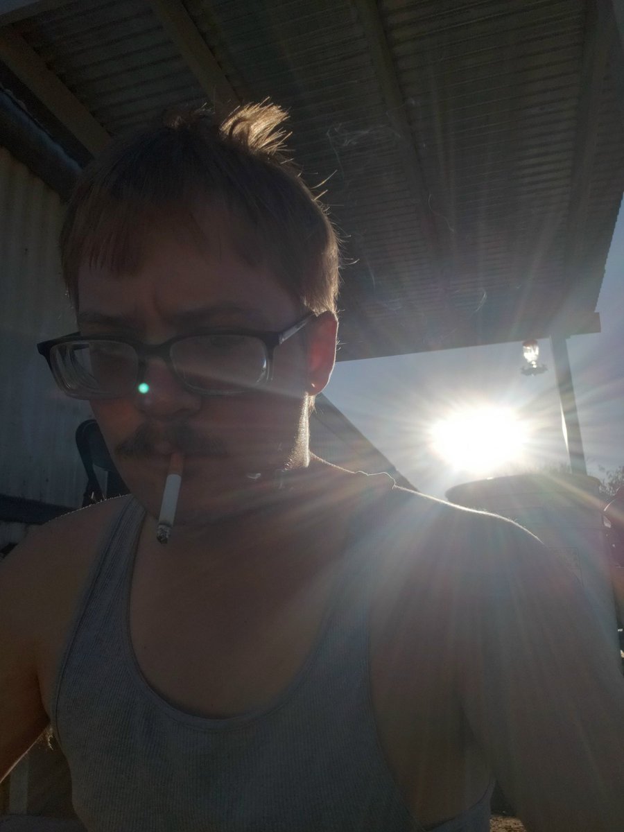 Urincel's tweet image. The sun never sets on white boy empire #Wigger #WhiteBoyWinter #RadioHead