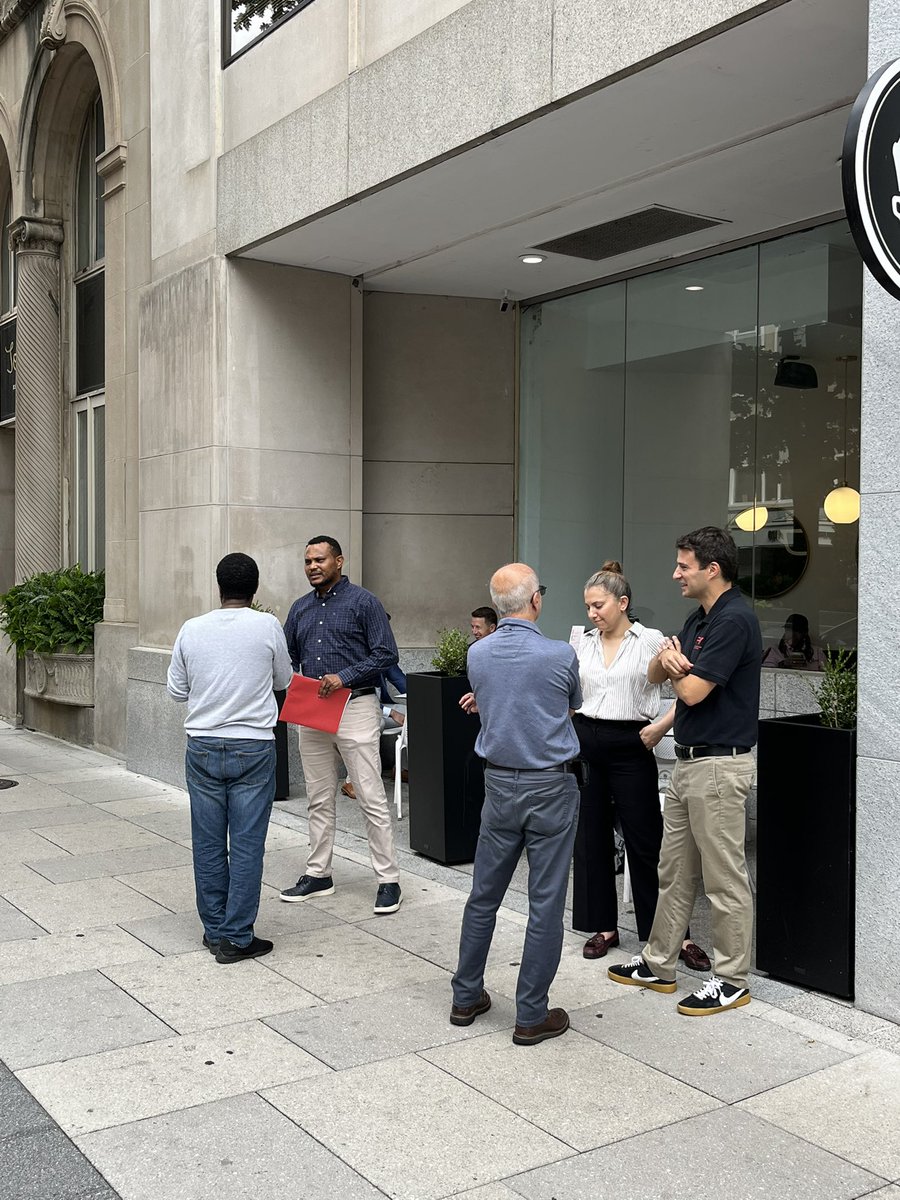 DC_DFHV's tweet image. Meet us at Gregory’s Coffee for our Meet-Up!