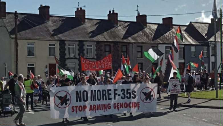 Sunday 28 September. Militant Left joined 3/400 people in Castledawson protesting against arming the genocide in #Gaza.