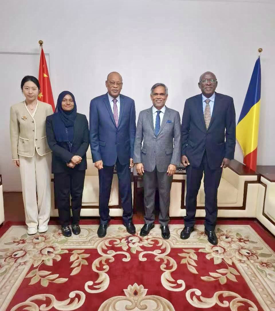 Ambassador <a href="/FazeelNajeeb/">Fazeel Najeeb 🇲🇻</a> met with the Ambassador of Chad to China His Excellency Abakar Saleh Chahaimi, and discussed issues of mutual interest.