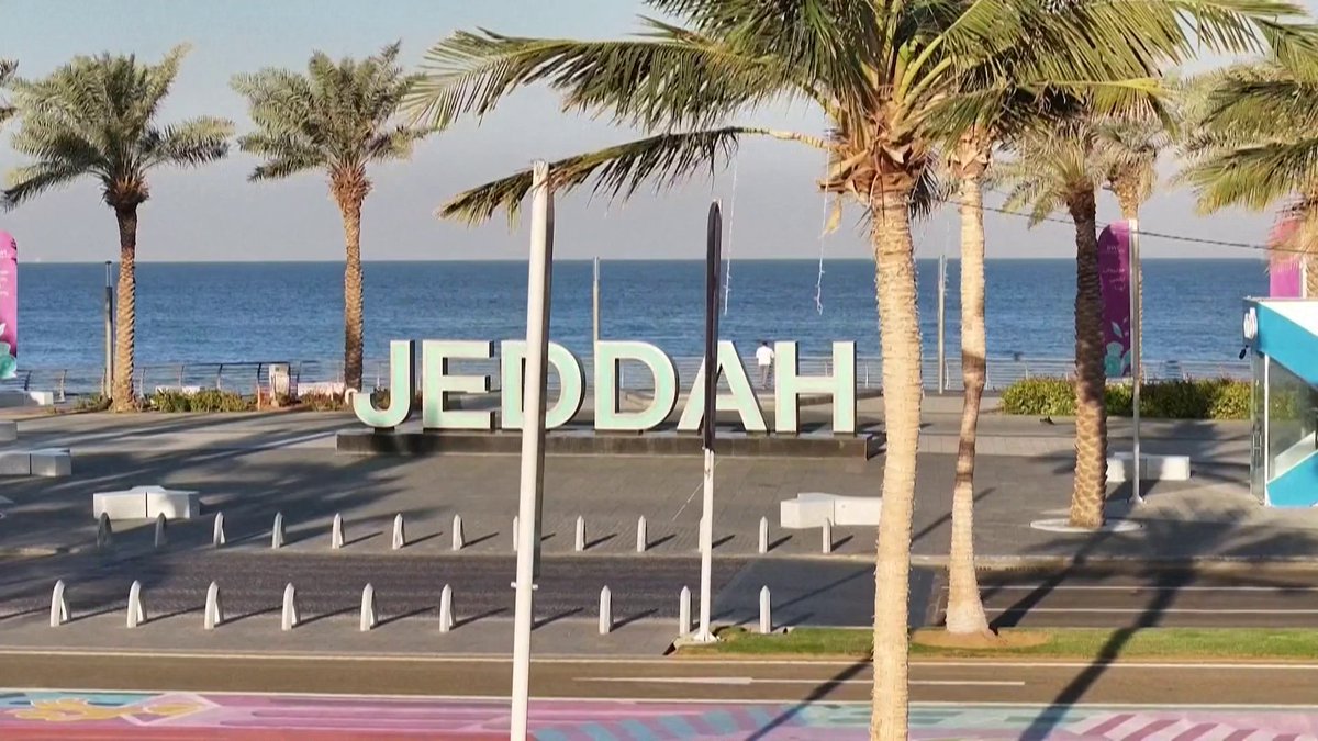 نشرة الرابعة | الإعلان عن خطة بناء مشروع "ترمب بلازا" بقيمة مليار دولار في مدينة جدة 
