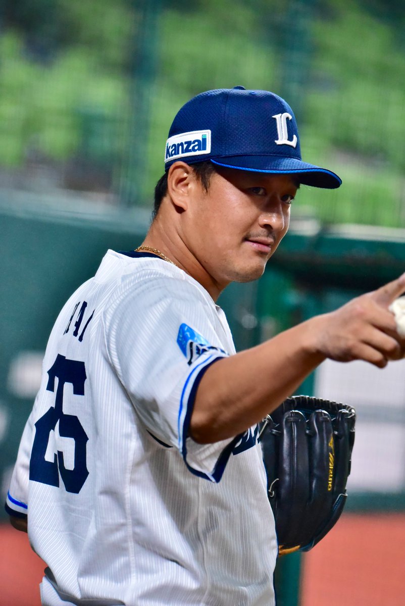 道半ばで肩を叩かれても
実直に投げ続けて結果を出す平井さん
最後まで手を抜かない姿勢まで全てが格好良いです
新たに必要とされる場所で輝けますように🥲
微力ながら応援してます🙏🏻✨

#平井克典 投手
#seibulions