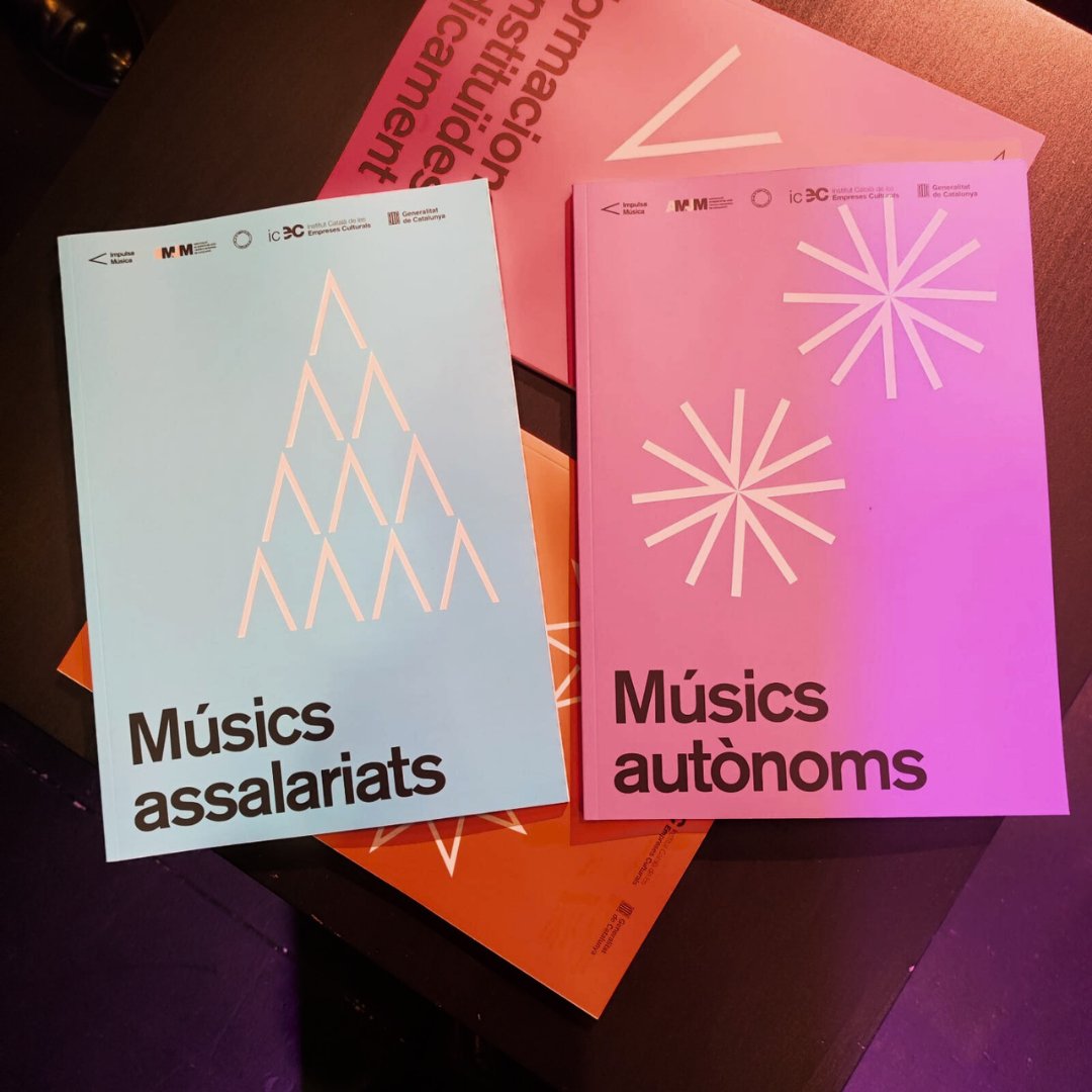 evamoraga's tweet photo. El jueves 25 de septiembre presenté las guías legales y prácticas para músic@s autónom@s y por cuenta ajena que he elaborado para @amjmcat ¡Qué gusto encontrarse con l@s destinatari@s de tu trabajo y a l@s que has tenido en mente  tantas horas para escribir algo que les sea útil! https://t.co/lJOoRaNeIo