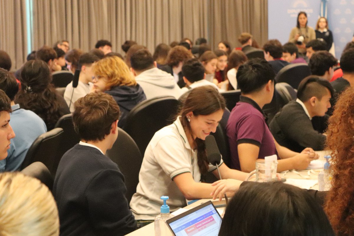 asociacionminu's tweet image. 🙌¡Hoy tenemos el Hackathon!

✨Más de 100 jóvenes están participando de un encuentro para debatir y discutir sobre los puntos importantes de la democracia. 

📍Un evento en conjunto con @unicefargentina y @Sumando_arg