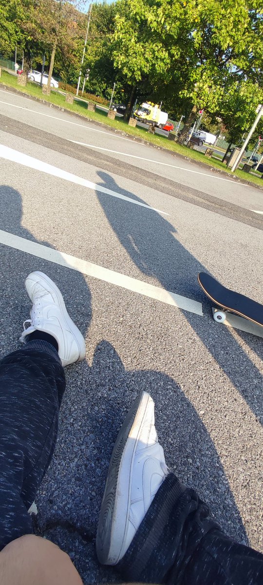 SkeletonhdskyR's tweet photo. chilling outside today instead of ui design today 😴

#ROBLOX #fypシ #RobloxDev #DeveloperCommunity https://t.co/6KSsnVsAc6