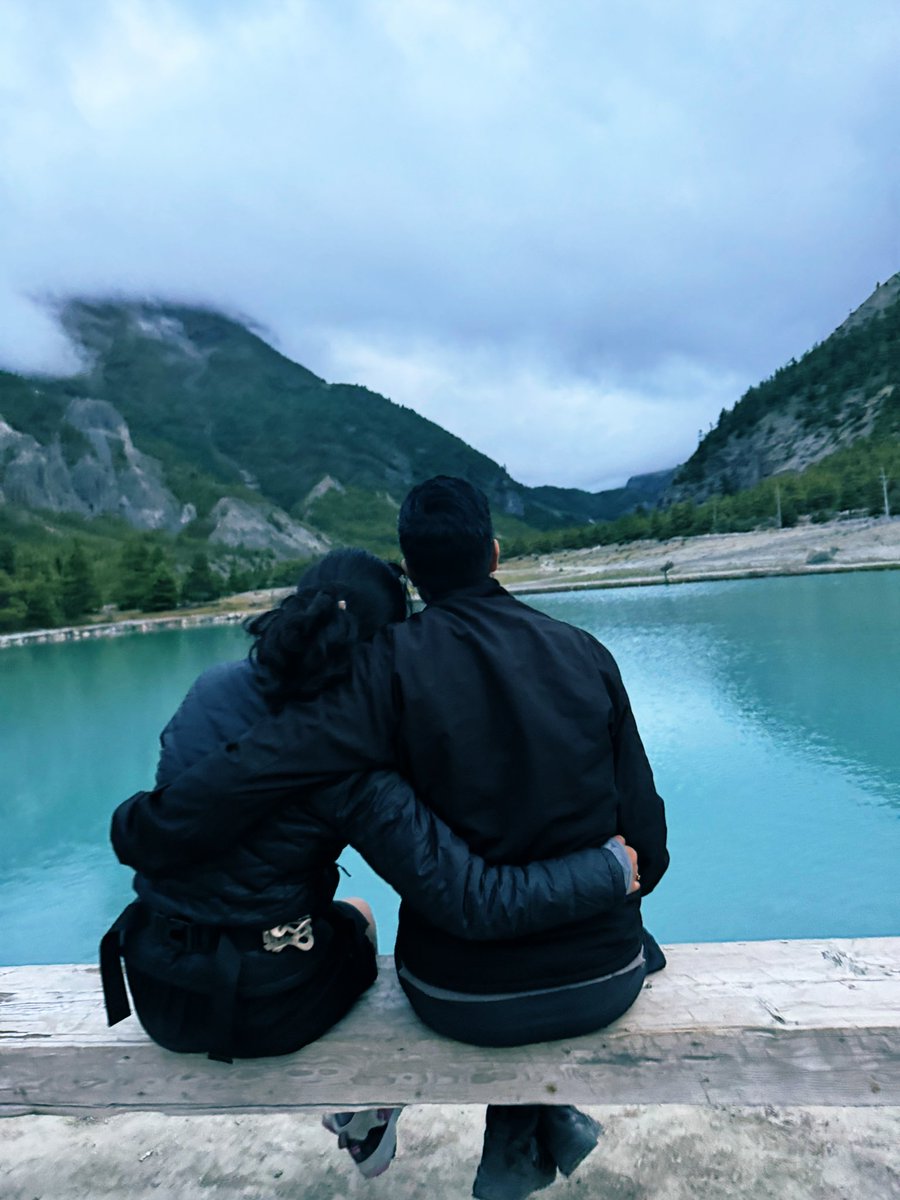 This view is breathtaking, but nothing compares to us ❤️
#manang #bluelake #trek #tilicholake #annapurnacircuit
