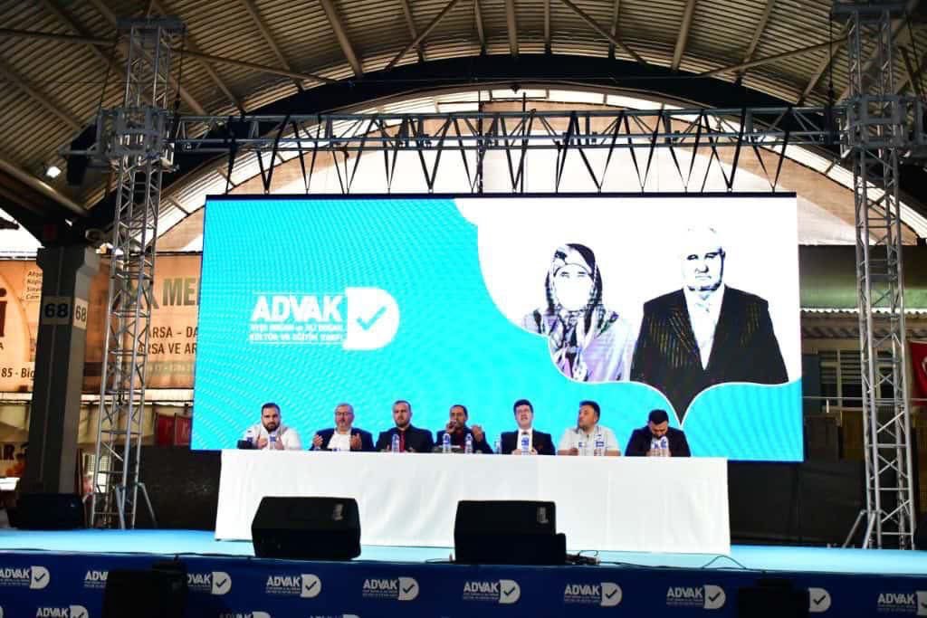 Ak Parti Biga Kadın Kolları Başkanımız Çiğdem Arslan, ilçe protokolümüz ile birlikte Doğan Ailesi tarafından, Doğanlar Şirketi’nin kurucusu merhum Hacı Ali Doğan ve merhume Hacı Ayşe Doğan’ın anısına düzenlenen Mevlid-i Şerif programına katıldı.