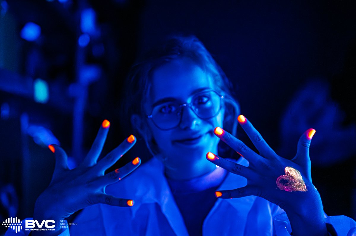 BVC2021's tweet image. We loved welcoming so many curious minds at the Night of the Researchers! ✨

From chemistry experiments 🔬🧪 to microscopes 🔭 and VR 👓 — science came alive for all ages. 👨‍👩‍👧‍👦🧠

#Research #ScienceForEveryone #Microscopy #STEM