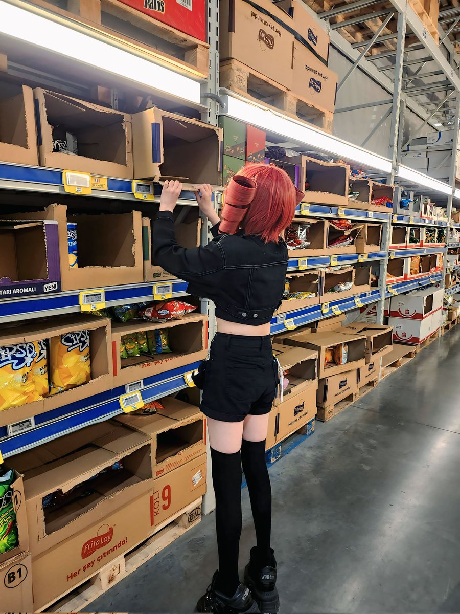 kasane teto sighted shopping for chips