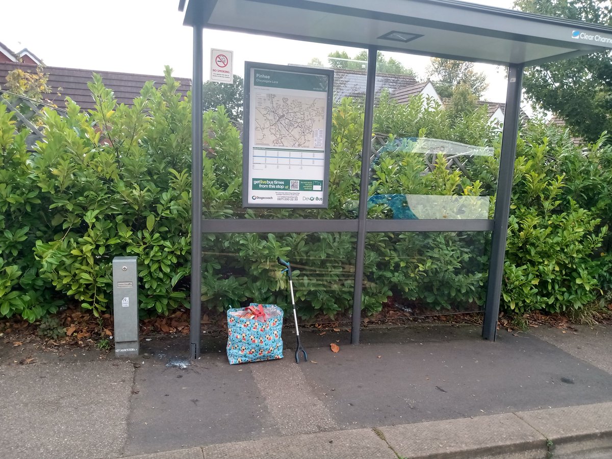 PinhoePicker's tweet image. Another litter pick in #pinhoe #exeter this afternoon.
Harrington Lane bus stop - tidied 🚮✅
Venny Bridge - had a really good pick and now litter free🚮✅