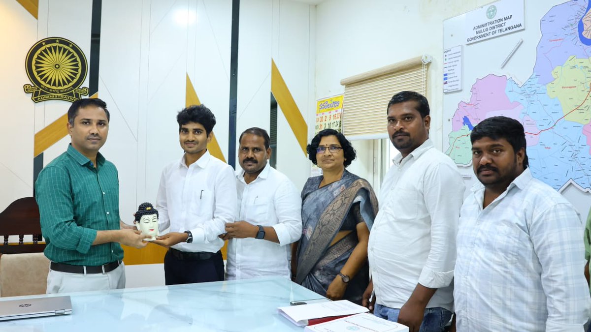 డిప్యూటీ కలెక్టర్‌గా నియమితులైన గౌరవ కొత్తపల్లి కుశీల్  వంశీ గారు సోమవారం ఉదయం విధుల్లోచేరిన సందర్భంగా గౌరవ జిల్లా కలెక్టర్ గారు అభినందిస్తూ,  ప్రజలకు సేవలందించే క్రమంలో సమర్థవంతంగా పనిచేయాలని ఆకాంక్షించారు. 
<a href="/TelanganaCMO/">Telangana CMO</a> 
<a href="/TelanganaCS/">Office of Chief Secretary, Telangana Govt.</a> 
<a href="/IPRTelangana/">IPRDepartment</a>