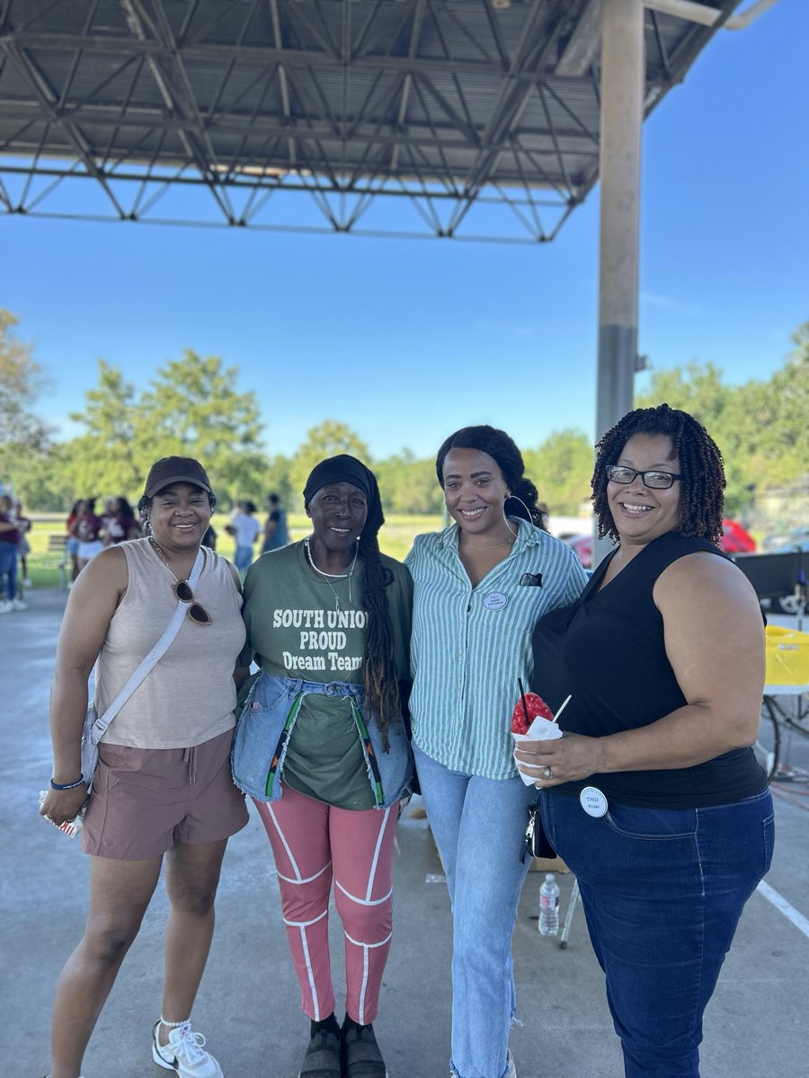 RepLSimmons's tweet image. Celebrating National Good Neighbor Day 2025 with our Old Spanish Trail/South Union family yesterday🌟 A reminder that strong communities are built on kindness, connection, and being a good neighbor. 💚 #GoodNeighborDay #CommunityStrong
