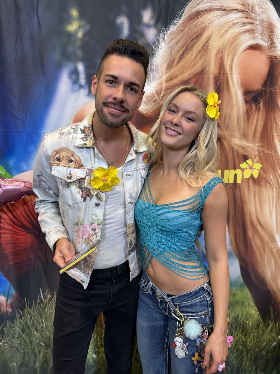 JBVision5's tweet image. Love. #MidnightSun #ZaraLarsson