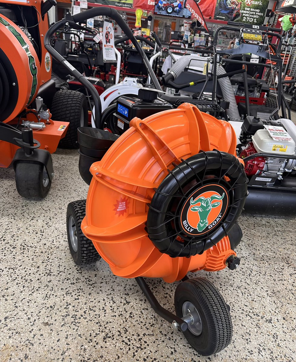 Start the week off on the right foot with a new Billy Goat Walk Behind Blower! 
💨 10.5 horsepower Vanguard engine
💨 Queit Operation
💨 Airflow control at handles 
💨 3 year warranty