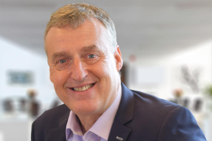 CFJMagazine's tweet image. Simon Darbyshire considers the secret of Herringbone’s enduring popularity and how different plank widths can be used to create striking effects in flooring design👇😊
contractflooringjournal.co.uk/help-and-advic…

#flooring #floor #herringbone