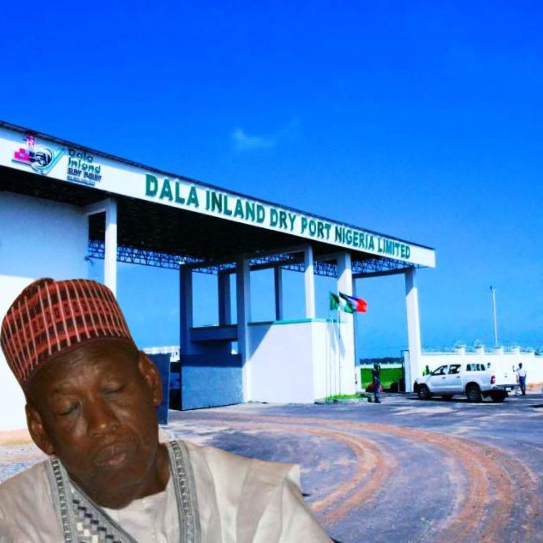 Wato a sirrance ya mallaka wa ‘ya’yansa kaso 20 na Kano Inland Dry Port sannan ya baiwa ‘ya’yansa kwangilar nera biliyan 4. 

‘Ya’yan talaka, ku dena kashe kawunanku akan wadannan mutanen. Iyalansu kadai su ka sani.