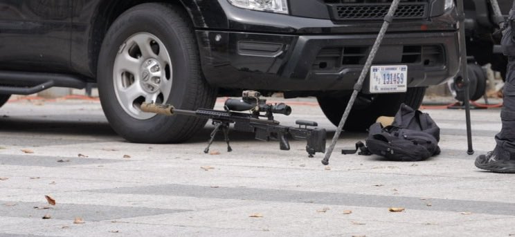 PenguinSix's tweet photo. Secret Service counter-sniper team readies for the visit of Benjamin Netanyahu to the White House. https://t.co/pUSsgMpQot