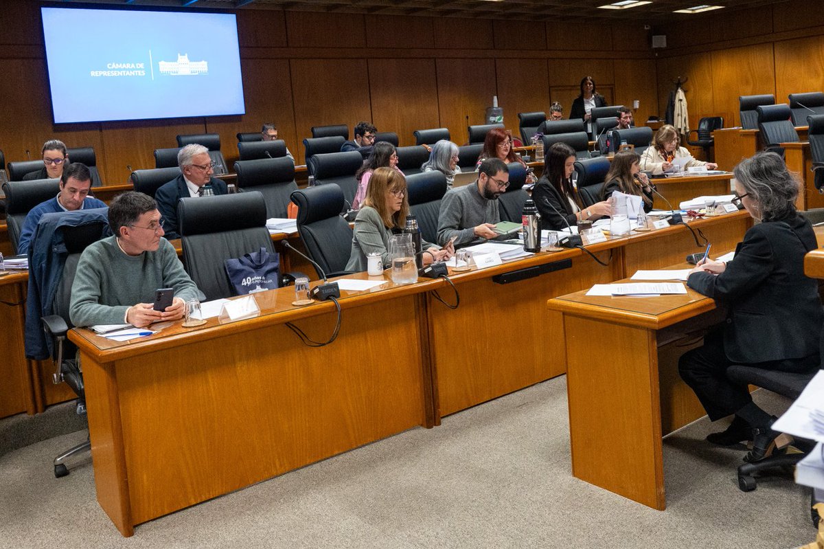 Diputados UY tweet media