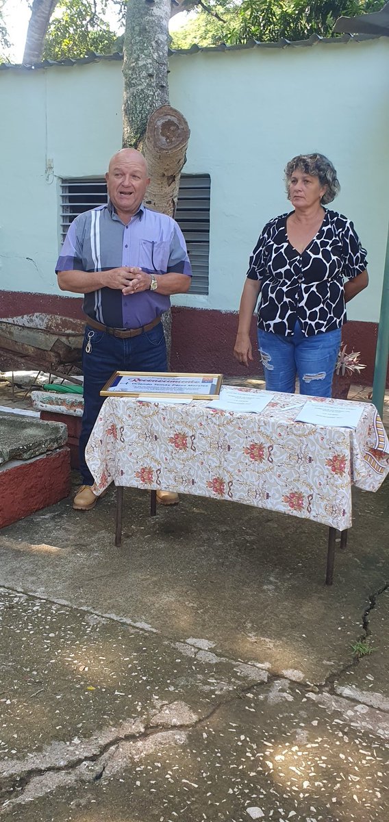 Desde la entrega y recepción del cargo del director saliente a la directora entrante en la DGE #LaSierpe se reconoció el trabajo realizado durante 7 curso a Orlando  Tomas  Pérez  Morales, deseándole éxito en futuras proyecciones <a href="/AndreiArmasBra6/">Andrei Armas Bravo</a> <a href="/Dailanysca99151/">Dailanyscastillo</a> <a href="/TomsPre2/">Orlando Tomás Pérez Morales</a>