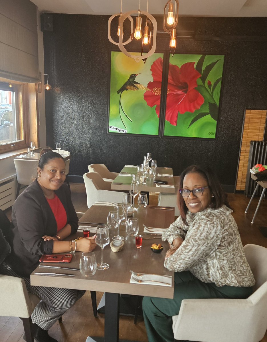 #DiasporaHighlight Ambassador Mills and a member of her team, Ms. Christine Barker,  paid a visit to Mr. Chef Wayne Ashley. Mr. Ashley operates a Jamaican restaurant (Chefwayne.bxl on Instagram), in the commune of Uccle here in Brussels. 

We are always pleased to see Jamaicans