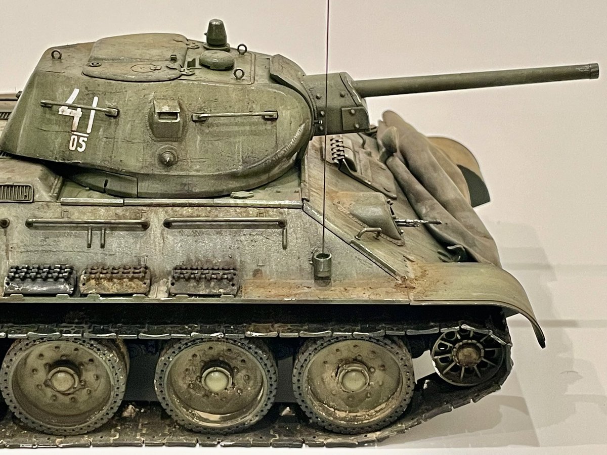 junjun_1944's tweet image. #プラモデル
#戦車
#scalemodel
ドラゴン
T-34/76 第112工場「クラスナエ・ソルモヴォ」後期型
1943年 クルスク
雑誌で見た技法を色々試してます😄
いいキャンバス!
T-34もシャーマンばりにバリエあるっぽいですね…