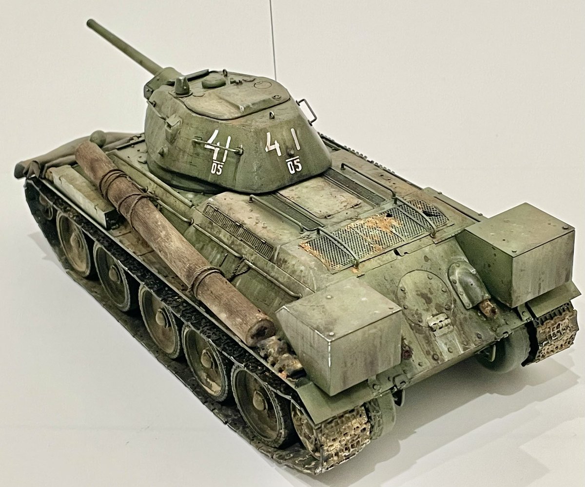 junjun_1944's tweet image. #プラモデル
#戦車
#scalemodel
ドラゴン
T-34/76 第112工場「クラスナエ・ソルモヴォ」後期型
1943年 クルスク
雑誌で見た技法を色々試してます😄
いいキャンバス!
T-34もシャーマンばりにバリエあるっぽいですね…