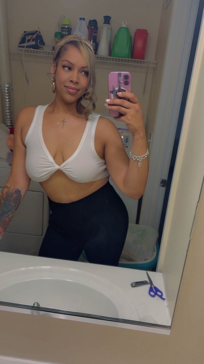 🦄🦶🏽 tweet media