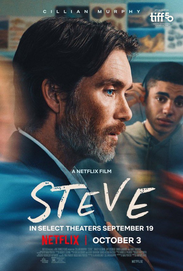 🧩 Steve (2025)
رجل غامض يعود إلى بلدته الصغيرة بعد سنوات من الغياب، ليواجه ماضيه المعقّد، وعلاقاته المتصدّعة، وابنه الذي لا يعرفه.
فيلم عن الذكورة، الفقد، ومحاولة إعادة بناء الذات وسط الفوضى.
📅 سنة الإنتاج: 2025
⏳ مدة الفيلم: 1 ساعة و48 دقيقة