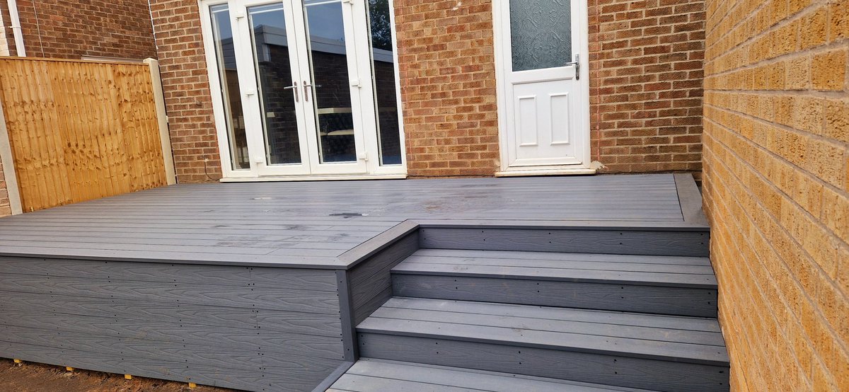 GandJLandscapes's tweet photo. A productive day for the team π The decking is finished & that just leaves lawn, gravel & planting π #Nottingham #Landscaping #gardendesign #Awsworth #creatingyourperfectspace https://t.co/ACv8ewCRCD https://t.co/6p0tuwsmo1 https://t.co/zgNl5Z3RE2