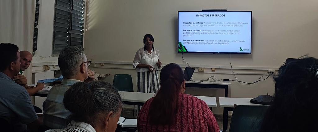 Desarrolla el Programa Territorial de las Ciencias Sociales en #PinardelRío reunión de evaluación de su  funcionamiento y expone las líneas investigativas priorizadas en la convocatoria. #CienciaCubana <a href="/citmacuba/">Ministerio de Ciencia, Tecnología y Medio Ambiente</a> <a href="/CitmaPinar/">Comunicadora CitmaPinar</a> <a href="/ArmandoRguezB/">Armando</a>