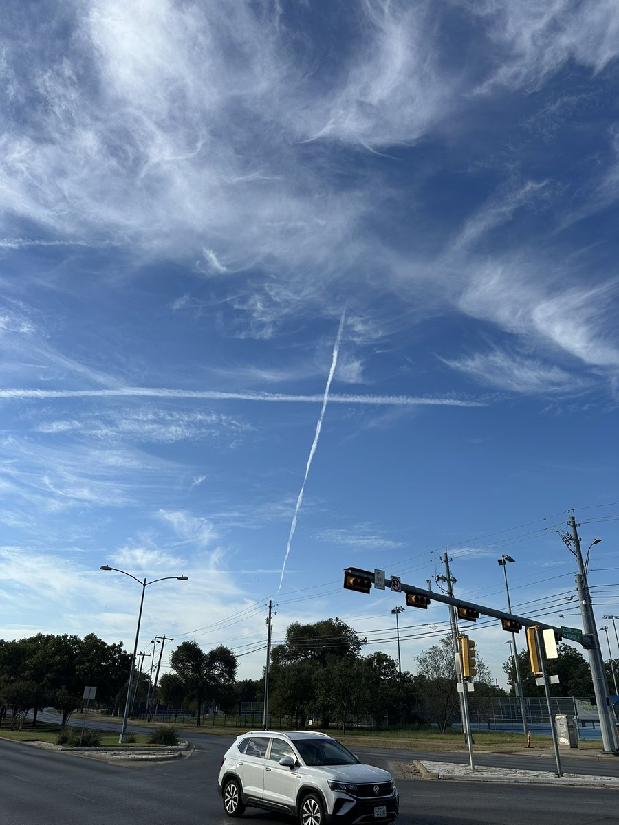 BEAUTIFUL: Global elites create a huge chemtrail cross in the Austin sky!