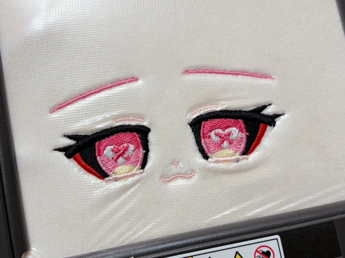 szm_utr's tweet photo. 家庭用刺繍ミシンは3重縫いは難しいみたいですね😭
糸調子が何回やっても狂ってしまう
今度業務用ミシン借りに行く時データ打ってみるかなぁ…
#刺繍ミシン #parie https://t.co/9285woghVa